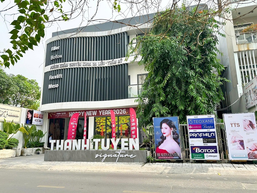 B&ecirc;n cạnh vai tr&ograve; tại FATACO Bến Tre, Nguyễn Ho&agrave;ng V&acirc;n c&ograve;n đảm nhiệm vị tr&iacute; Ph&oacute; Gi&aacute;m đốc C&ocirc;ng ty TNHH Thanh Tuyền Signature