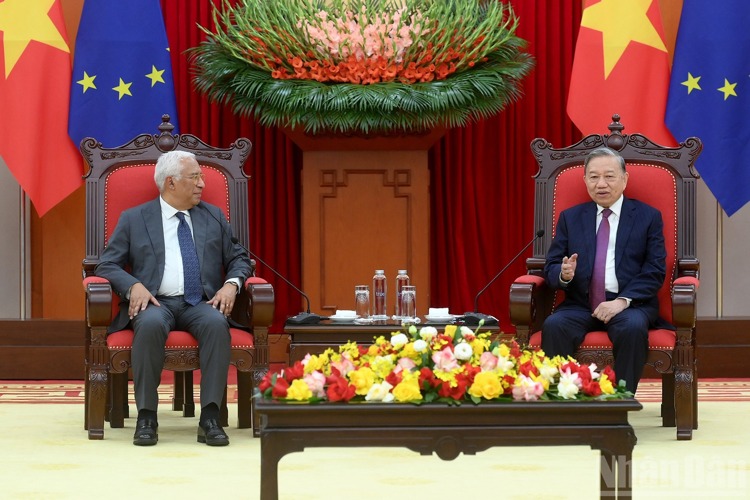 Tổng B&iacute; thư T&ocirc; L&acirc;m tiếp Chủ tịch Hội đồng ch&acirc;u &Acirc;u Antonio Costa.