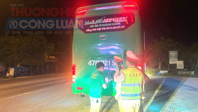 thời gian tới, lực lượng CSGT to&agrave;n TP. Đ&agrave; Nẵng tiếp tục tăng cường c&ocirc;ng t&aacute;c tuần tra, kiểm so&aacute;t, xử l&yacute; nghi&ecirc;m c&aacute;c h&agrave;nh vi vi phạm 24/24 về tốc độ tr&ecirc;n c&aacute;c tuyến giao th&ocirc;ng trọng điểm.