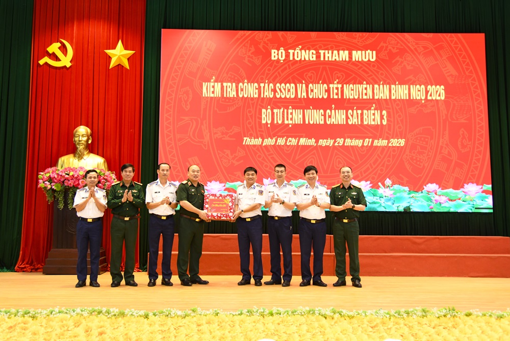 Trung tướng Lê Quang Đạo kiểm tra, chúc Tết Bộ Tư lệnh Vùng Cảnh sát biển 3