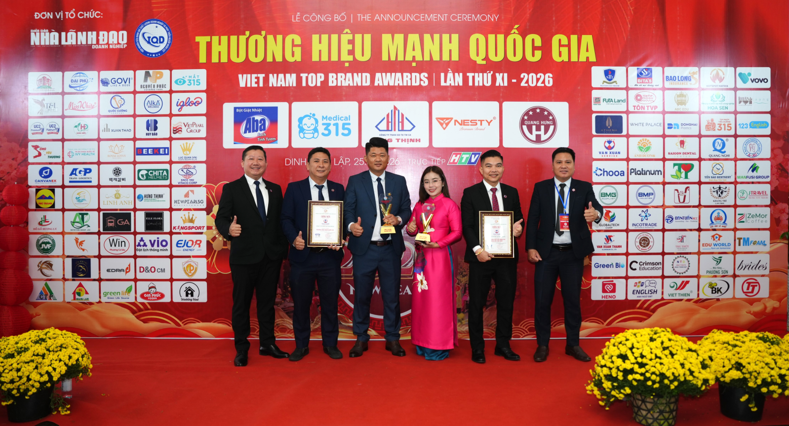 Đội ngũ Ban L&atilde;nh Đạo Vạn Xu&acirc;n Service