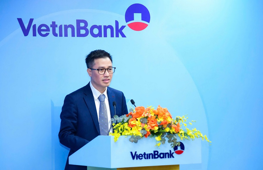 Ông Trần Hoài Nam - Phó Giám đốc Khối KHDN VietinBank nhấn mạnh, SLL là một công cụ tài chính bền vững linh hoạt, giúp gắn trực tiếp hiệu quả tài chính với kết quả thực hiện các mục tiêu ESG của doanh nghiệp Ông Trần Hoài Nam - Phó Giám đốc Khối KHDN VietinBank nhấn mạnh, SLL là một công cụ tài chính bền vững linh hoạt, giúp gắn trực tiếp hiệu quả tài chính với kết quả thực hiện các mục tiêu ESG của doanh nghiệp