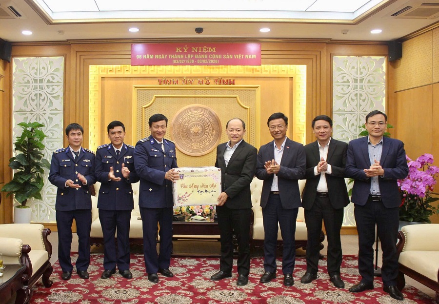 1 Thăm, chúc Tết Tỉnh ủy, UBND tỉnh Hà Tĩnh. 1 Thăm, chúc Tết Tỉnh ủy, UBND tỉnh Hà Tĩnh.