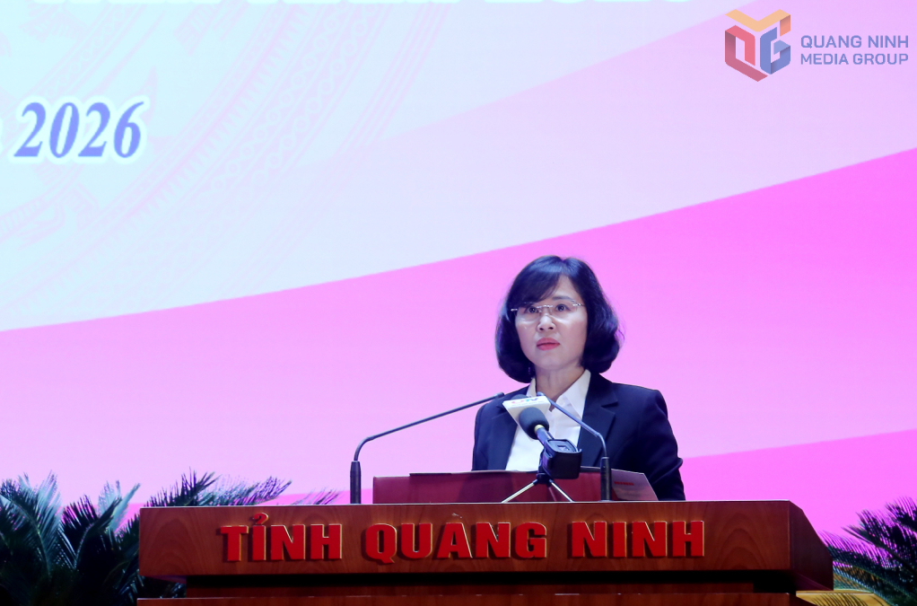B&agrave; Trịnh Thị Minh Thanh, Ph&oacute; B&iacute; thư Thường trực Tỉnh ủy, Chủ tịch HĐND tỉnh Quảng Ninh th&ocirc;ng tin những kết quả nổi bật của tỉnh Quảng Ninh trong năm 2025