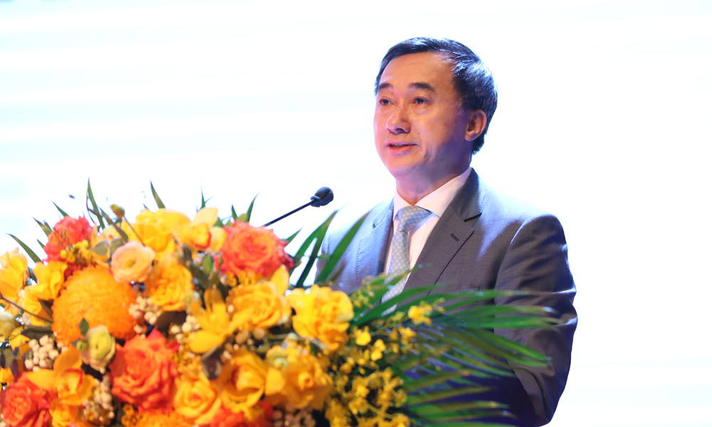 Giáo sư, Tiến sĩ, bác sỹ Trần Văn Thuấn phát biểu tại hội nghị. Giáo sư, Tiến sĩ, bác sỹ Trần Văn Thuấn phát biểu tại hội nghị.