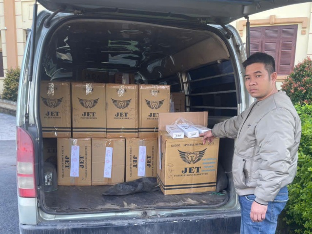 Quảng Trị: Phát hiện xe ô tô vận chuyển khoảng 20.000 bao thuốc lá nhập lậu