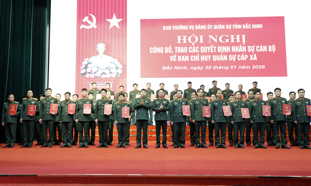 Bắc Ninh: Công bố, trao quyết định nhân sự về ban chỉ huy quân sự cấp xã, phường