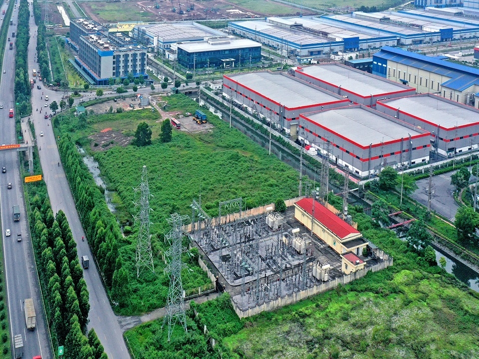 Trạm biến &aacute;p V&acirc;n Trung cấp điện cho Khu c&ocirc;ng nghiệp V&acirc;n Trung