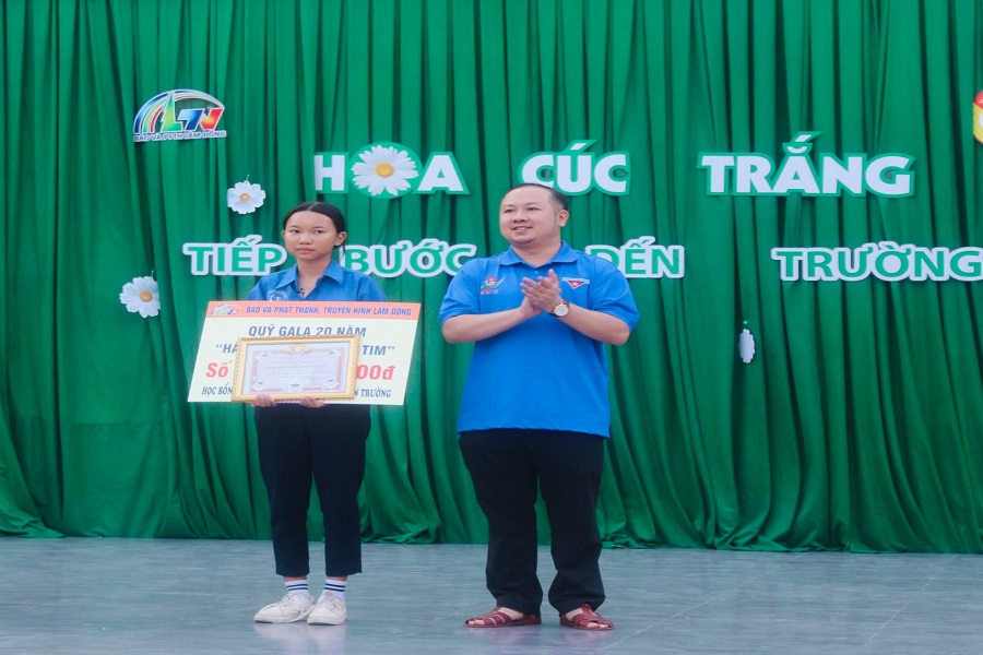 Em Trâm nhận được sự hỗ trợ của các mạnh thường quân Em Trâm nhận được sự hỗ trợ của các mạnh thường quân