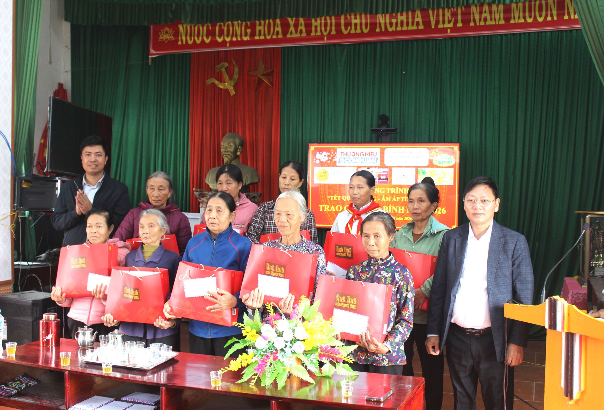 Lan tỏa Xuân yêu thương – Trao 50 suất quà Tết tới bà con nhân dân thôn Hồng Phong, Ninh Bình