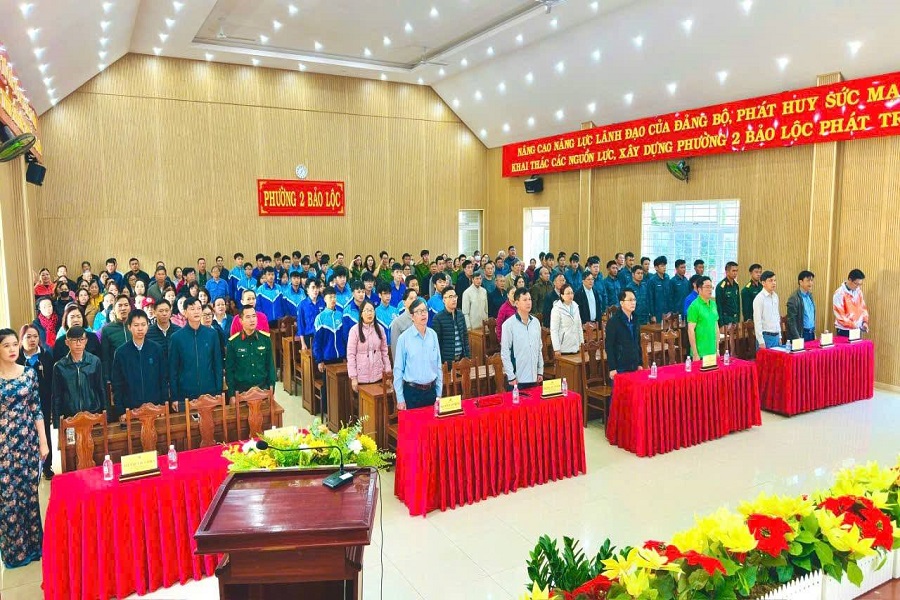 UBND Phường 2 Bảo Lộc làm lễ chào cờ và tổ chức Lễ phát động phong trào thi đua xây dựng môi trường Sáng – Xanh – Sạch – Đẹp. UBND Phường 2 Bảo Lộc làm lễ chào cờ và tổ chức Lễ phát động phong trào thi đua xây dựng môi trường Sáng – Xanh – Sạch – Đẹp.