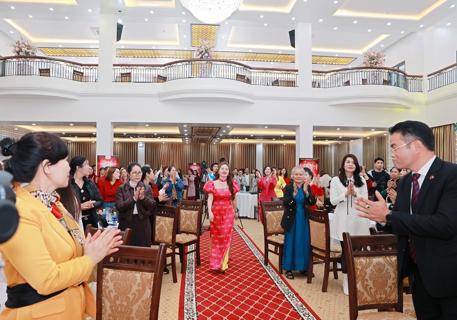 Sự kiện thu h&uacute;t gần 500 kh&aacute;ch mời tới tham dự