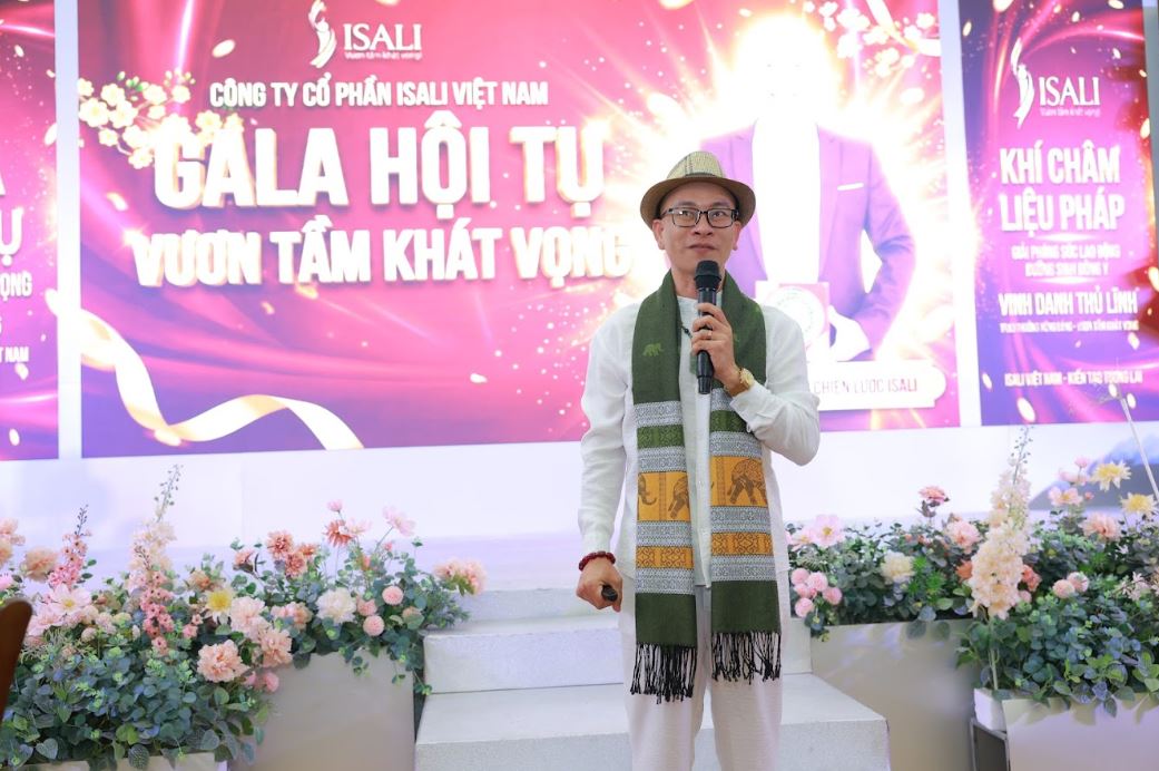 Chuy&ecirc;n gia Jony Dũng giới thiệu về Học ph&aacute;i Kh&iacute; ch&acirc;m Liệu ph&aacute;p mới