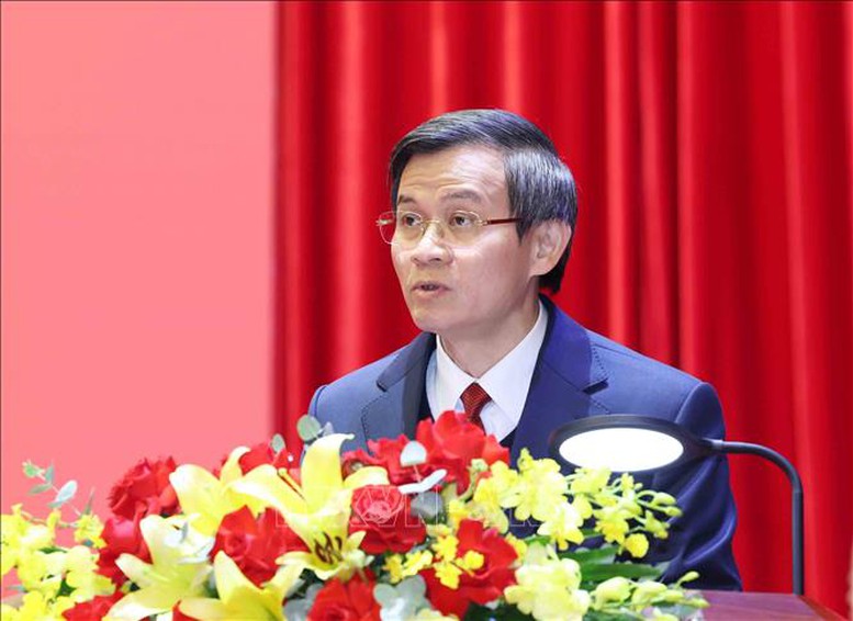 Đồng chí Đoàn Minh Huấn, Ủy viên Bộ Chính trị, Bí thư Đảng uỷ, Giám đốc Học viện Chính trị Quốc gia Hồ Chí Minh phát biểu nhận nhiệm vụ - Ảnh: TTXVN Đồng chí Đoàn Minh Huấn, Ủy viên Bộ Chính trị, Bí thư Đảng uỷ, Giám đốc Học viện Chính trị Quốc gia Hồ Chí Minh phát biểu nhận nhiệm vụ - Ảnh: TTXVN