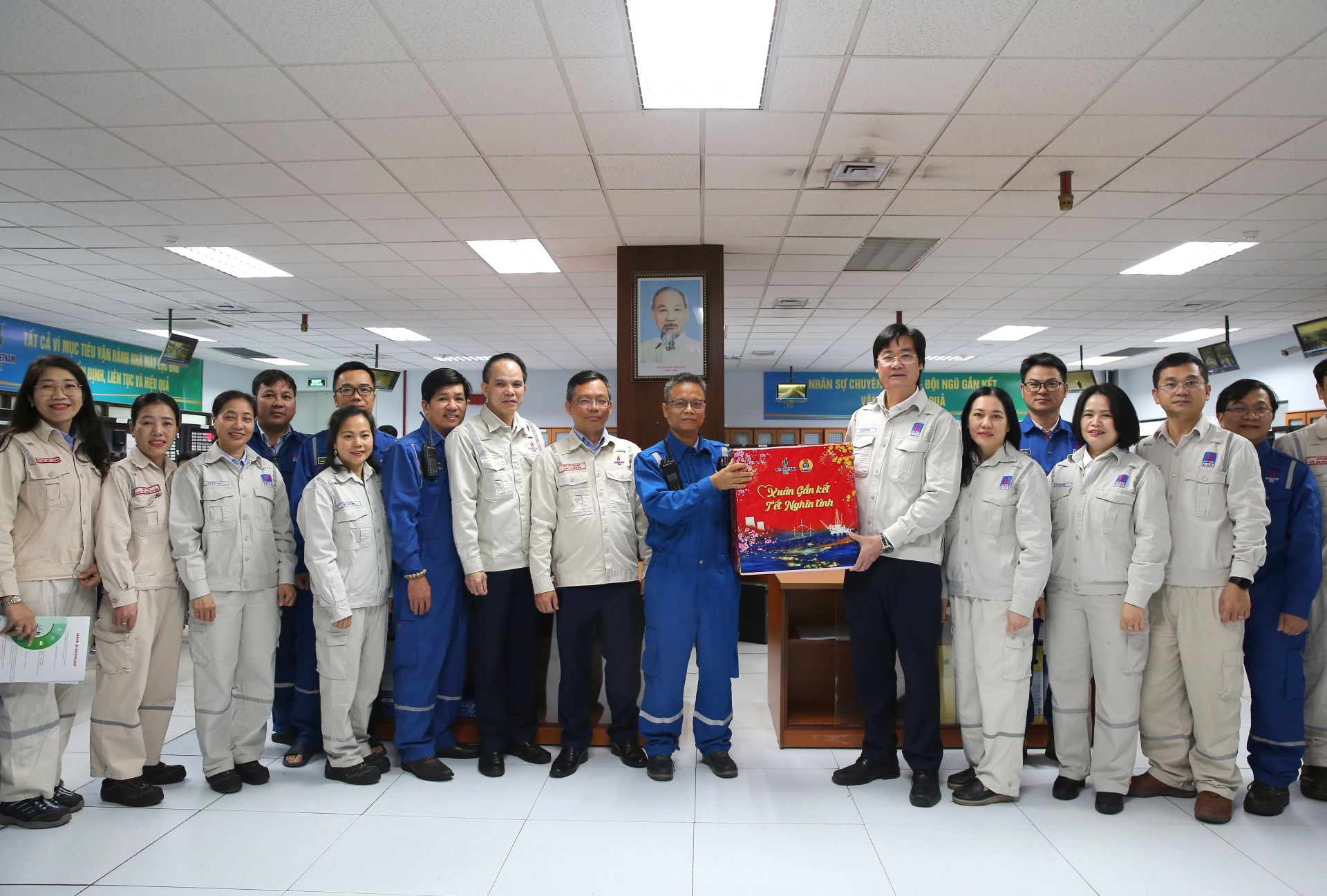 Công đoàn Petrovietnam thăm hỏi, chúc Tết người lao động BSR nhân dịp Xuân Bính Ngọ 2026