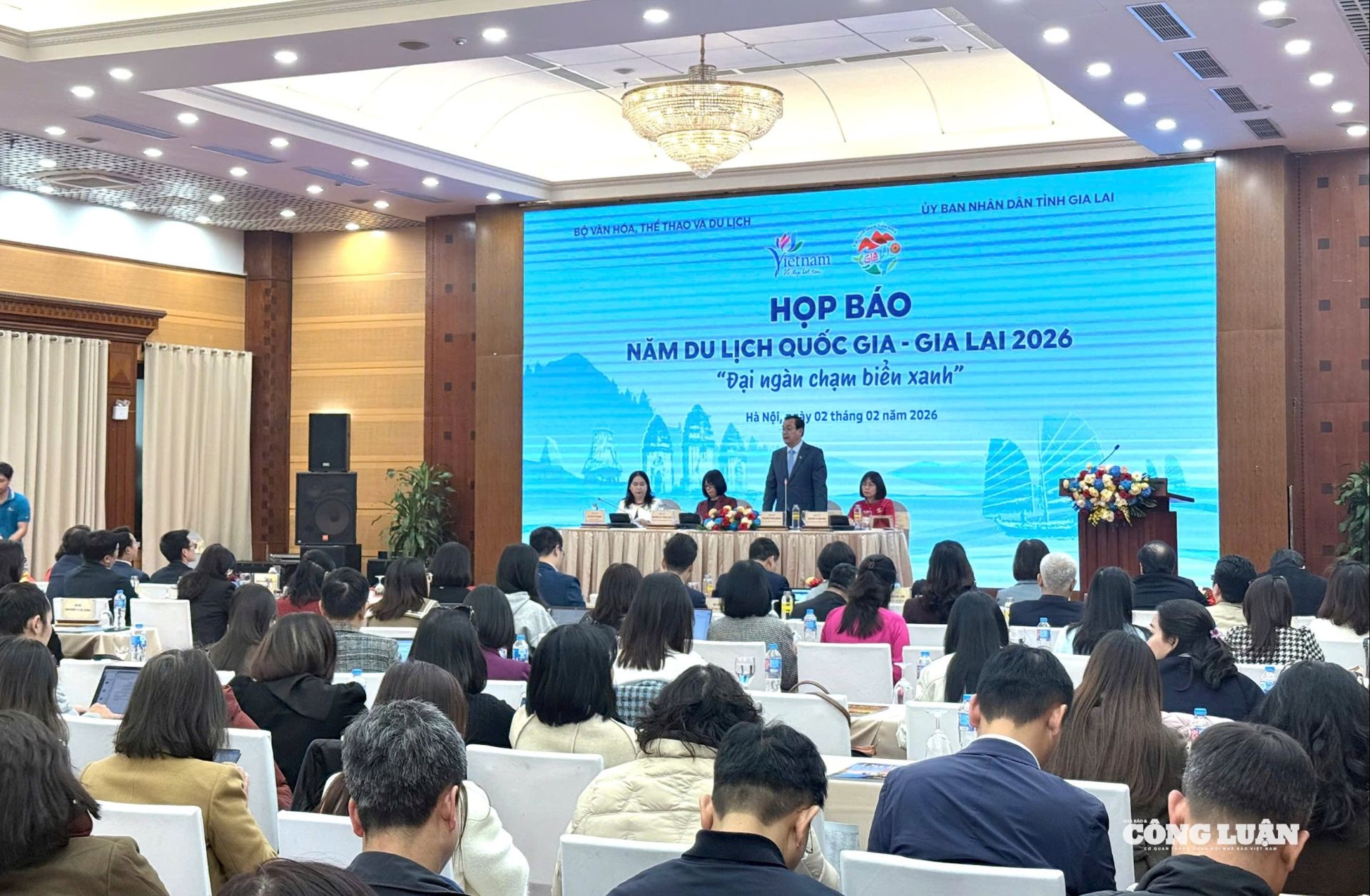 Họp báo Năm Du lịch quốc gia 2026 “Gia Lai - đại ngàn chạm biển xanh”