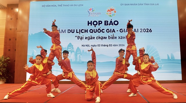 M&agrave;n biểu diễn v&otilde; cổ truyền B&igrave;nh Định tại chương tr&igrave;nh Họp b&aacute;o. Ảnh: H-P