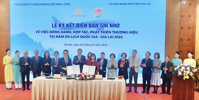 Lễ k&yacute; kết Bi&ecirc;n bản ghi nhớ giữa UBND tỉnh Gia Lai v&agrave; Tổng C&ocirc;ng ty H&agrave;ng kh&ocirc;ng Việt Nam. Ảnh: Huy Ph&uacute;c