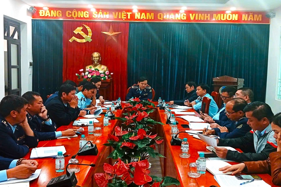 H&igrave;nh ảnh họp giao ban triển khai nhiệm vụ trong thời gian tới của Chi cục Quản l&yacute; thị trường