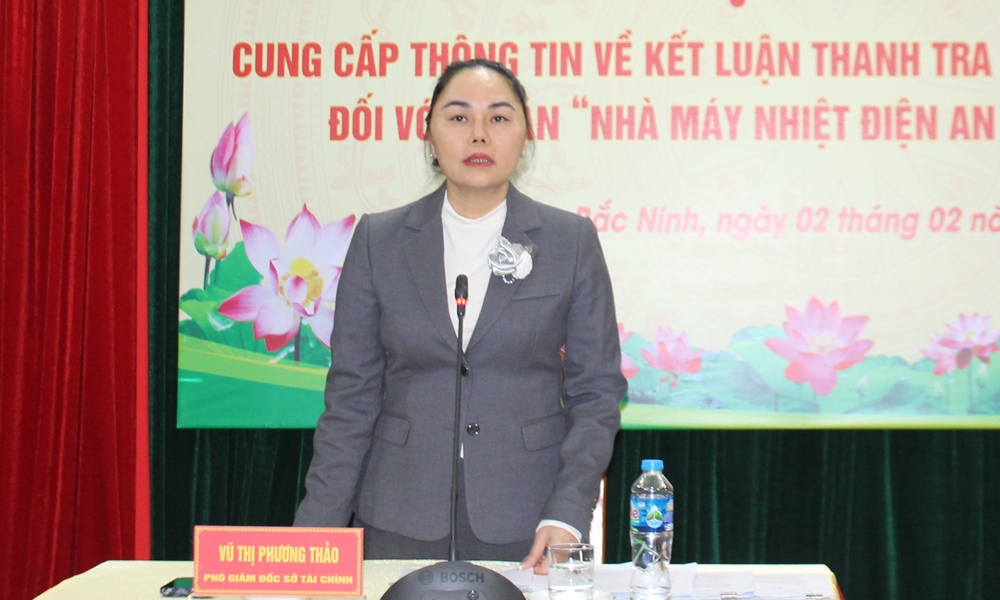 Đồng ch&iacute; Vũ Thị Phương Thảo, Ph&oacute; Gi&aacute;m đốc Sở T&agrave;i ch&iacute;nh chủ tr&igrave; họp b&aacute;o.