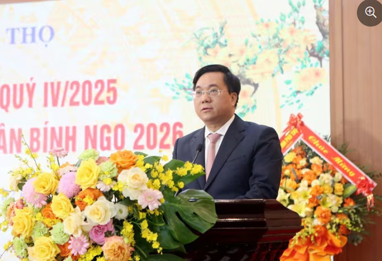 Đồng chí Trần Duy Đông, Chủ tịch UBND tỉnh Phú Thọ phát biểu tại hội nghị. Đồng chí Trần Duy Đông, Chủ tịch UBND tỉnh Phú Thọ phát biểu tại hội nghị.