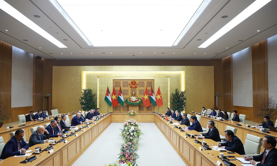 Thủ tướng Phạm Minh Ch&iacute;nh hội kiến Chủ tịch Hạ viện Vương quốc Hashemite Jordan Mazen Turki El Qadi. (Ảnh: TTXVN)