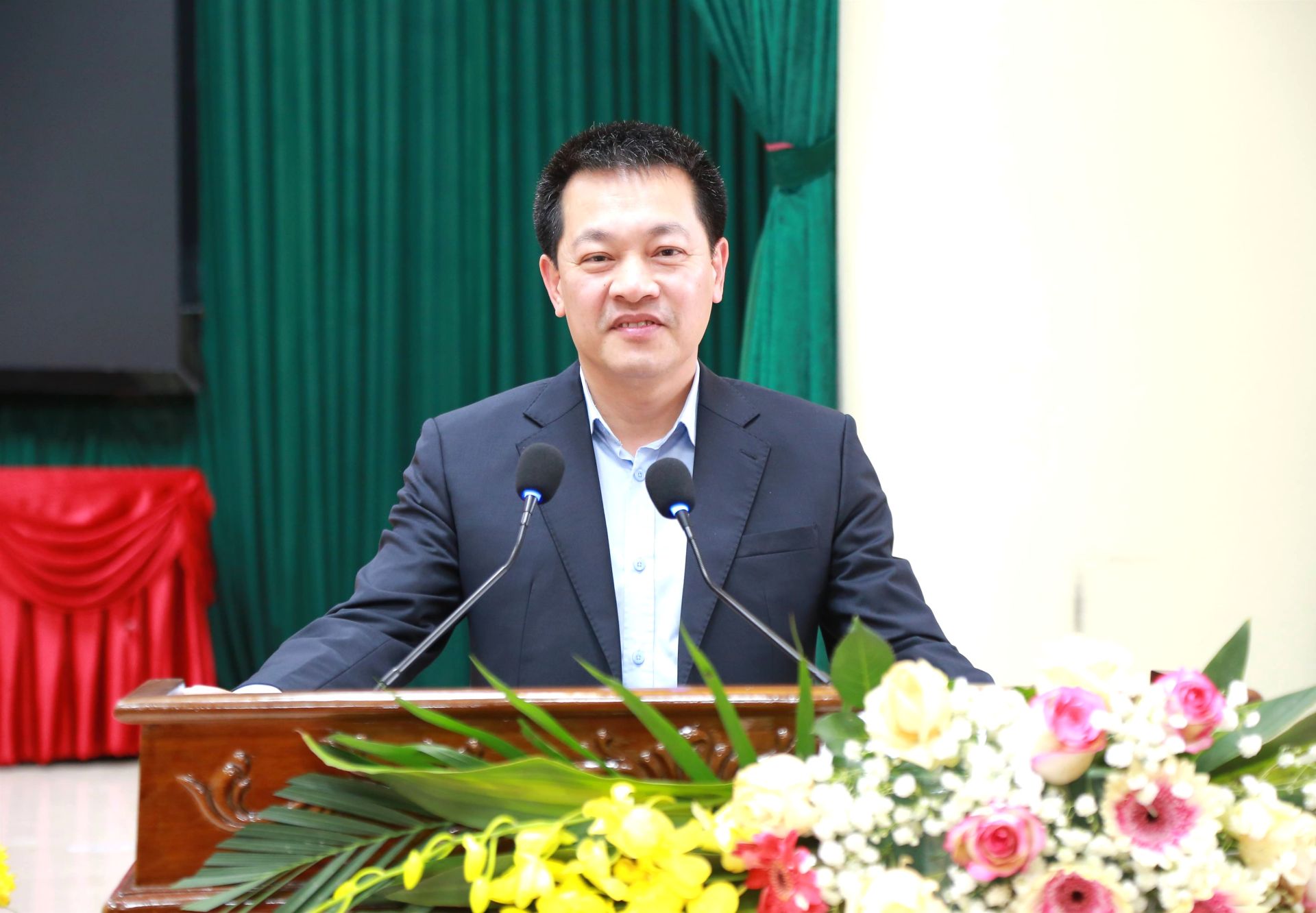 B&iacute; thư Đảng ủy, Chủ tịch HĐND x&atilde; Nam Đồng, Kh&uacute;c Th&agrave;nh Trung