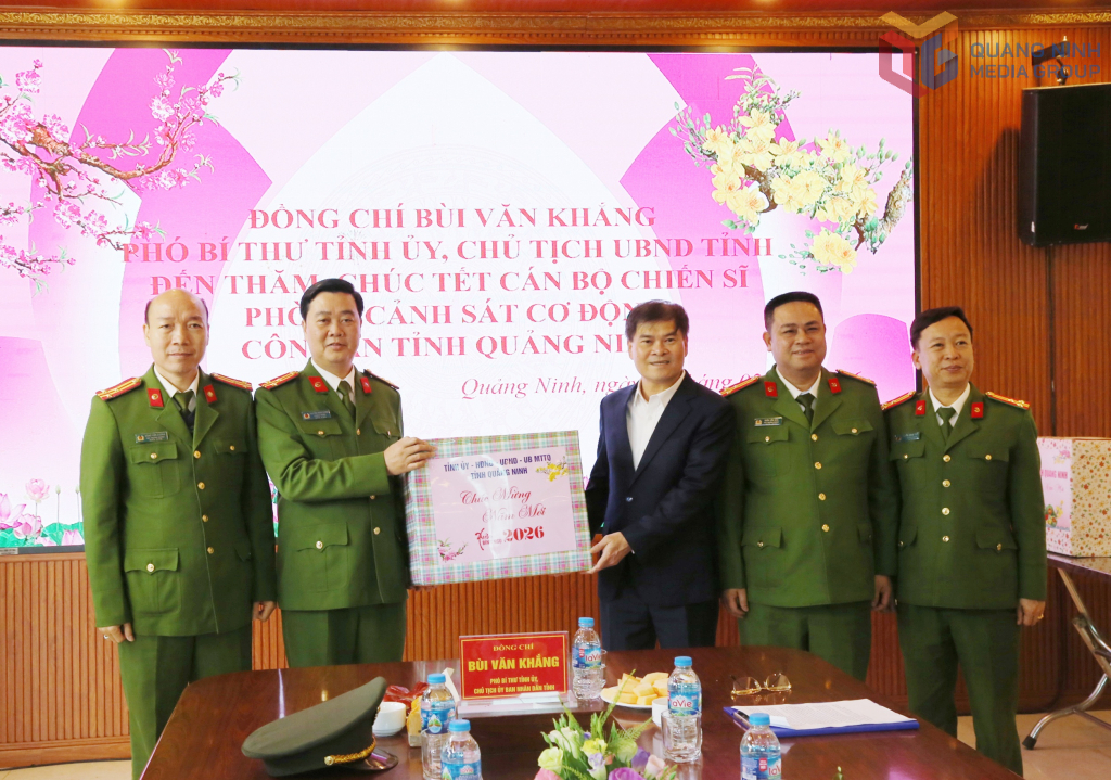 Chủ tịch UBND tỉnh Quảng Ninh thăm, chúc Tết các đơn vị thuộc Công an tỉnh