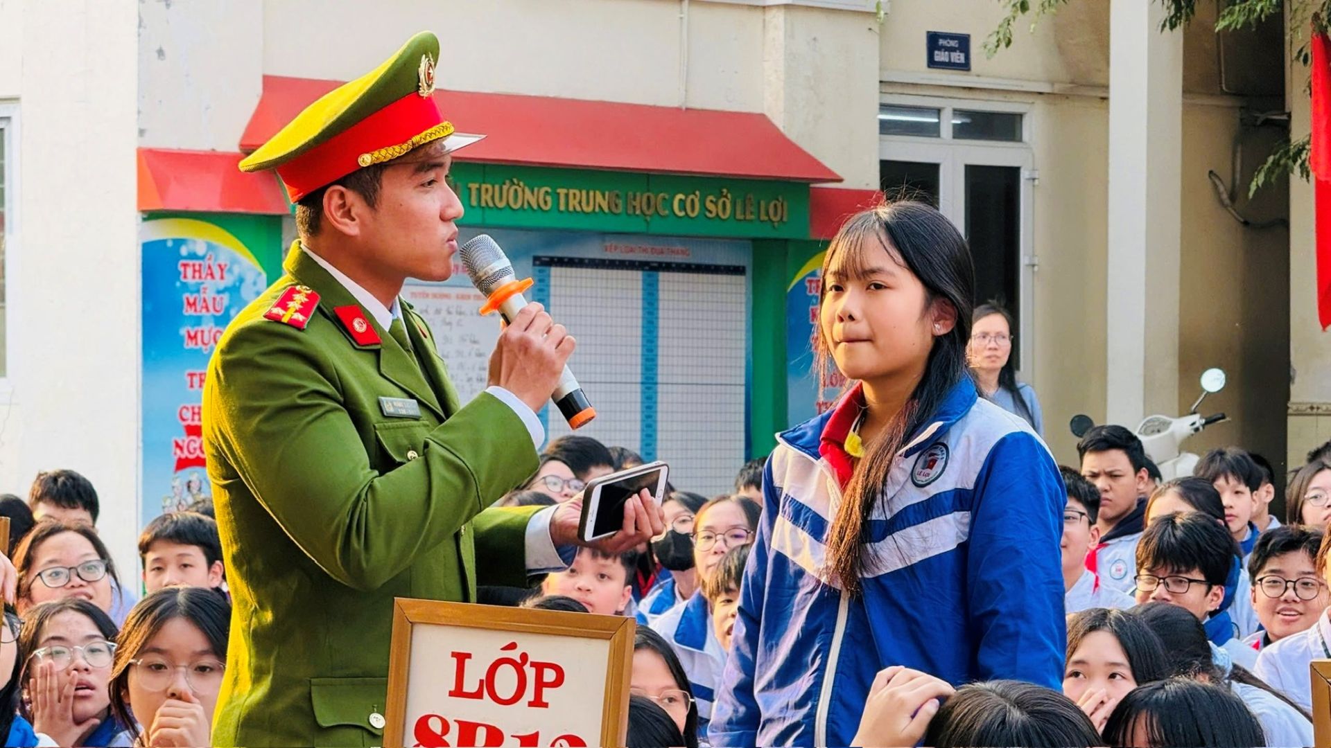 Hải Phòng: Tuyên truyền an toàn giao thông và pháp luật tại trường THCS Lê Lợi