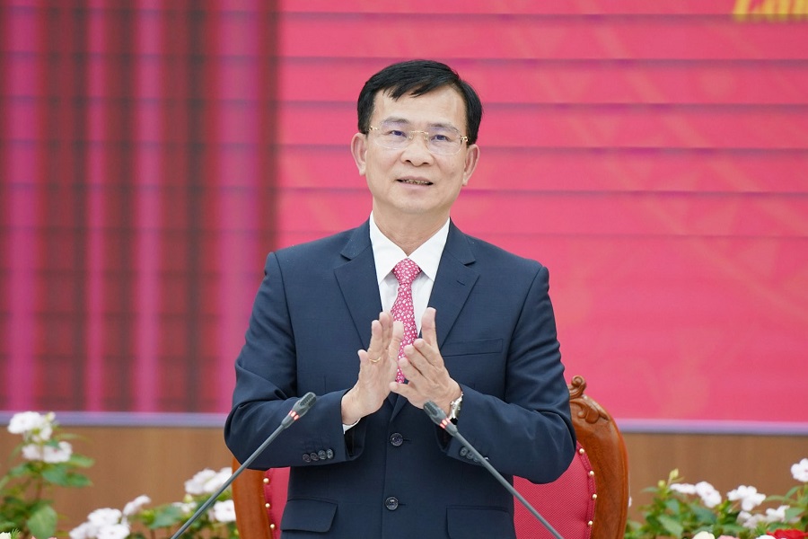 Đồng ch&iacute; Hồ Văn Mười, Ủy vi&ecirc;n Ban Chấp h&agrave;nh Trung ương Đảng, Ph&oacute; B&iacute; thư Tỉnh ủy, Chủ tịch UBND tỉnh L&acirc;m Đồng đ&aacute;nh gi&aacute; cao nỗ lực giữa Tập đo&agrave;n C&ocirc;ng nghiệp Than - Kho&aacute;ng sản Việt Nam với c&aacute;c sở, ng&agrave;nh, địa phương của L&acirc;m Đồng