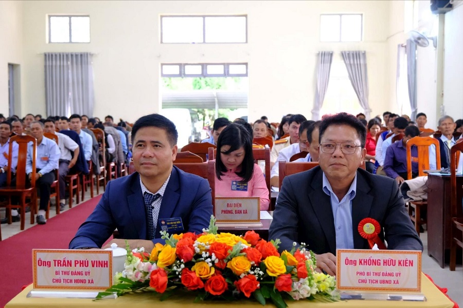 L&atilde;nh đạo x&atilde; Đam R&ocirc;ng 4 tham dự Đại hội