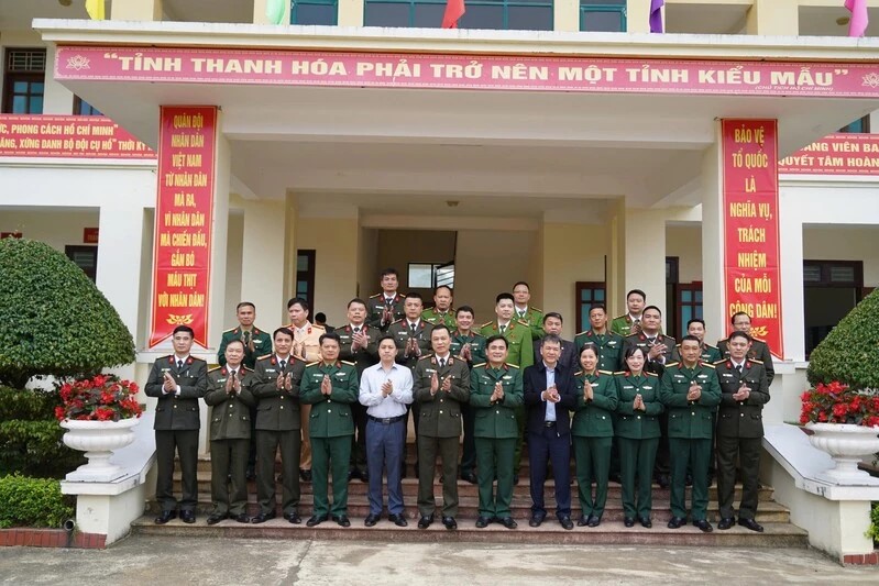 hiếu tướng Tô Anh Dũng, Giám đốc Công an tỉnh, thăm, kiểm tra tình hình sẵn sàng chiến đấu tại Ban Chỉ huy Phòng thủ khu vực 3 – Ngọc Lặc hiếu tướng Tô Anh Dũng, Giám đốc Công an tỉnh, thăm, kiểm tra tình hình sẵn sàng chiến đấu tại Ban Chỉ huy Phòng thủ khu vực 3 – Ngọc Lặc