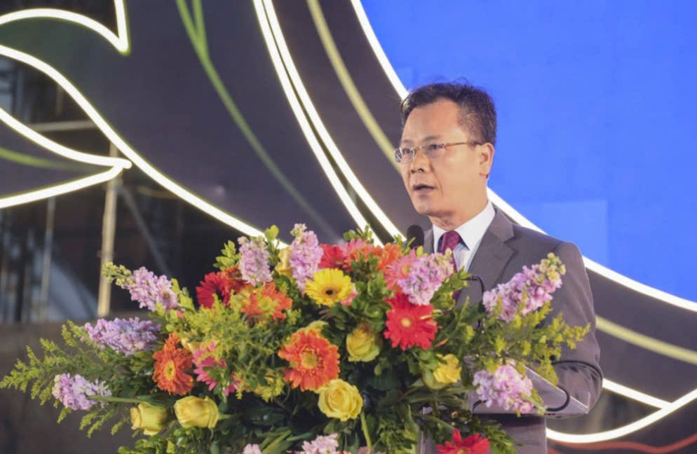 Ông Nguyễn Thành Sinh, Phó Chủ tịch UBND tỉnh Lào Cai, phát biểu khai mạc chương trình. Ông Nguyễn Thành Sinh, Phó Chủ tịch UBND tỉnh Lào Cai, phát biểu khai mạc chương trình.