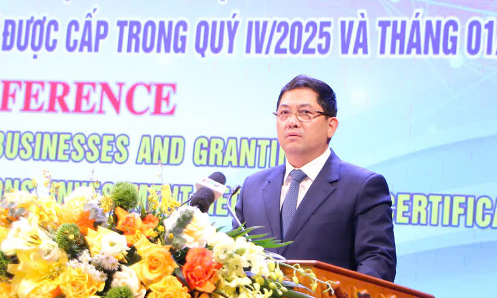 Đồng ch&iacute; Nguyễn Hồng Th&aacute;i, B&iacute; thư Tỉnh ủy ph&aacute;t biểu tại hội nghị.