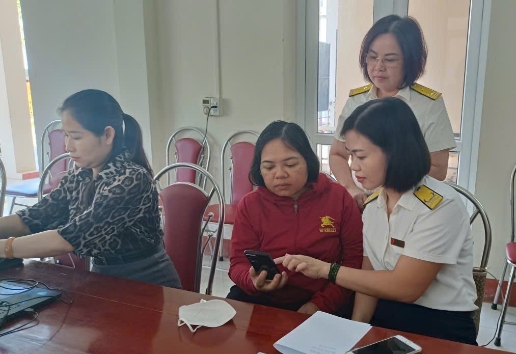 Thuế tỉnh Lào Cai hỗ trợ hộ kinh doanh tuân thủ pháp luật thuế