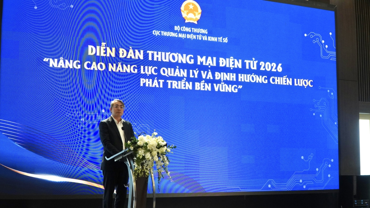 Ông Hoàng Ninh, Phó Cục trưởng Cục Thương mại điện tử và Kinh tế số (Bộ Công Thương), khẳng định chuyển đổi số đang làm thay đổi căn bản phương thức sản xuất, kinh doanh và tiêu dùng. Ông Hoàng Ninh, Phó Cục trưởng Cục Thương mại điện tử và Kinh tế số (Bộ Công Thương), khẳng định chuyển đổi số đang làm thay đổi căn bản phương thức sản xuất, kinh doanh và tiêu dùng.