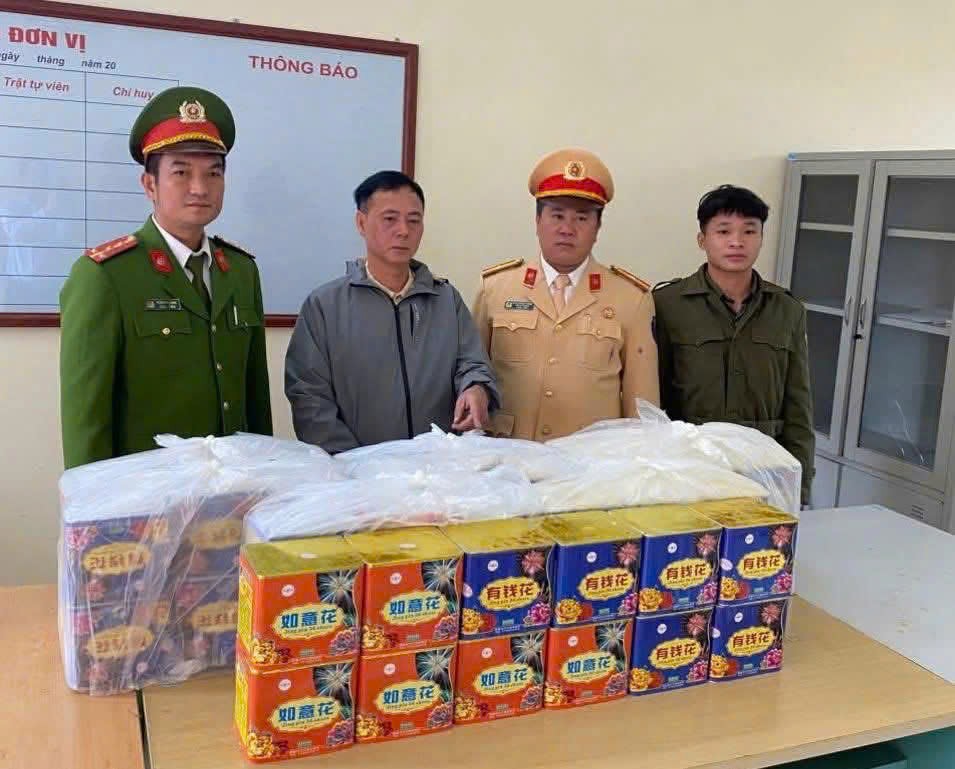 Quảng Ninh: Liên tiếp bắt giữ các đối tượng vận chuyển hơn 120kg pháo nổ dịp cận Tết