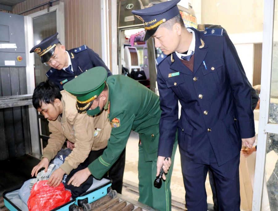 Hải quan khu vực XI tăng cường phòng chống buôn lậu, gian lận thương mại và hàng giả