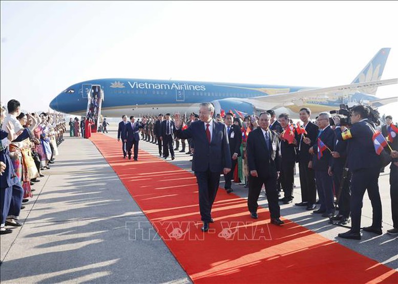 Tổng B&iacute; thư T&ocirc; L&acirc;m đến Thủ đ&ocirc; Vi&ecirc;ng Chăn, bắt đầu chuyến thăm cấp Nh&agrave; nước tới CHDCND L&agrave;o - Ảnh: TTXVN