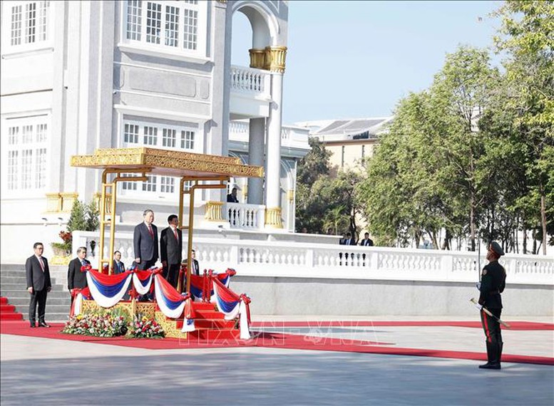 Lễ đ&oacute;n Tổng B&iacute; thư T&ocirc; L&acirc;m thăm cấp Nh&agrave; nước tới CHDCND L&agrave;o - Ảnh: TTXVN