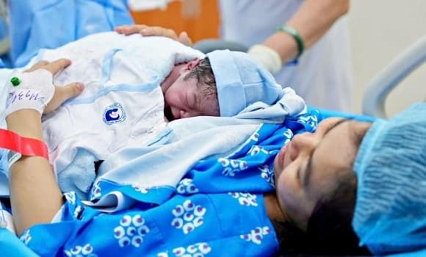 Thời điểm áp dụng quy định nghỉ thai sản 7 tháng đối với lao động nữ sinh con thứ hai