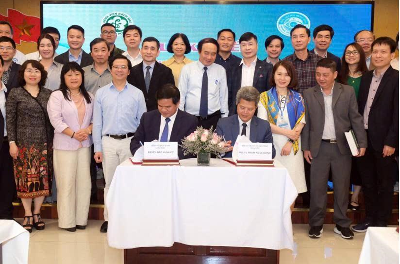 Bệnh viện Mắt Trung ương k&yacute; kết hợp t&aacute;c chuy&ecirc;n m&ocirc;n, đ&agrave;o tạo v&agrave; nghi&ecirc;n cứu khoa học với Bệnh viện Bạch Mai