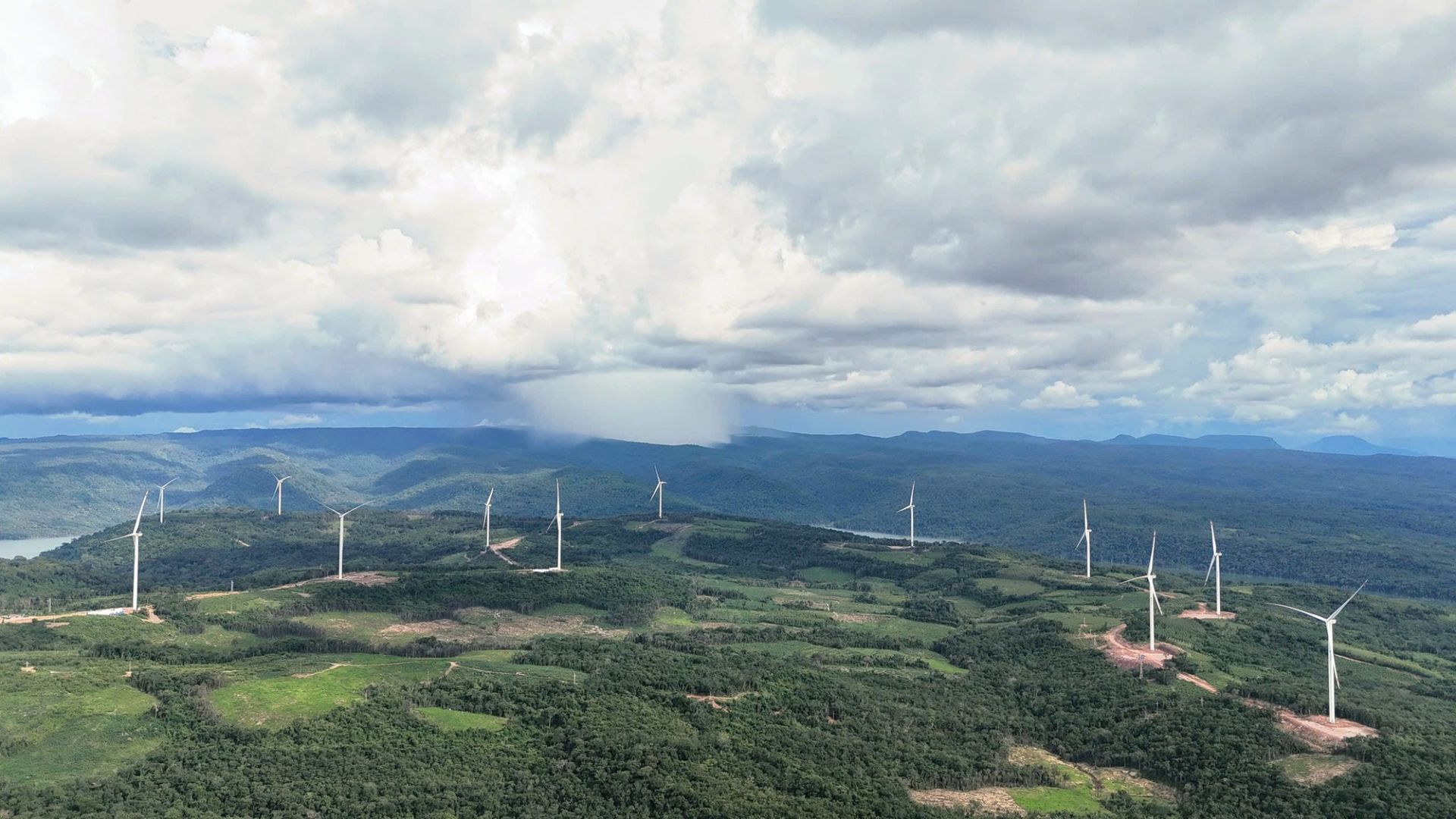 Những c&aacute;nh quạt gi&oacute; của T&T Group tr&ecirc;n đất bạn L&agrave;o