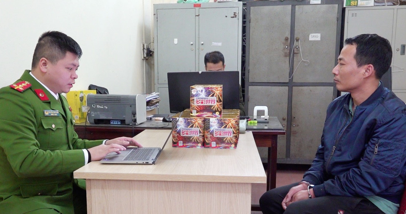 Thái Nguyên: Bắt giữ đối tượng có hành vi tàng trữ pháo nổ trái phép