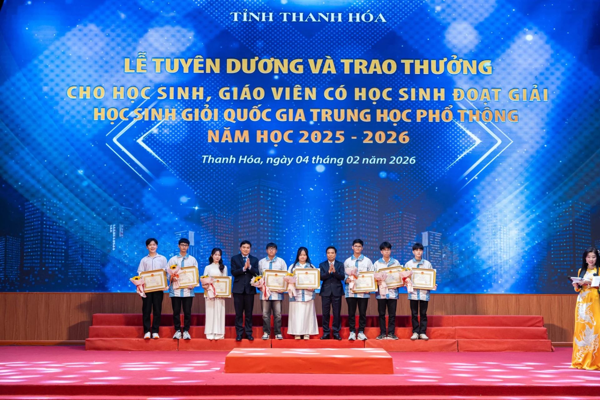 Thanh Hóa: Tuyên dương, trao thưởng cho học sinh, giáo viên có học sinh đoạt giải học sinh giỏi Quốc gia THPT