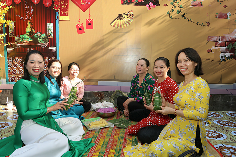 Trải nghiệm g&oacute;i b&aacute;nh t&eacute;t ng&agrave;y Tết