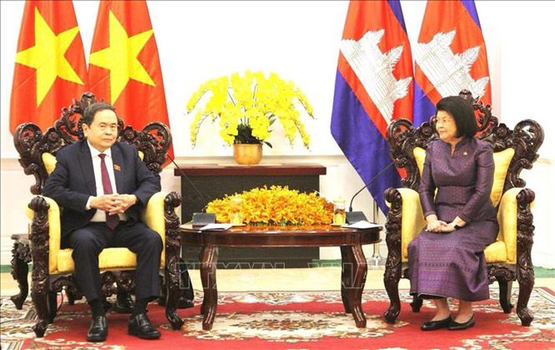 Chủ tịch Quốc hội Trần Thanh Mẫn gặp song phương Chủ tịch Quốc hội Campuchia Khuon Sudary - Ảnh: TTXVN