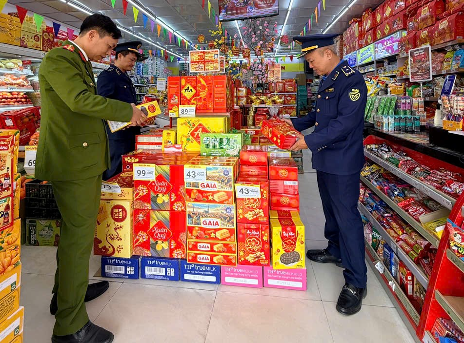 Thanh Hóa: Đội QLTT số 3 quyết liệt ra quân đảm bảo thị trường dịp Tết Bính Ngọ 2026