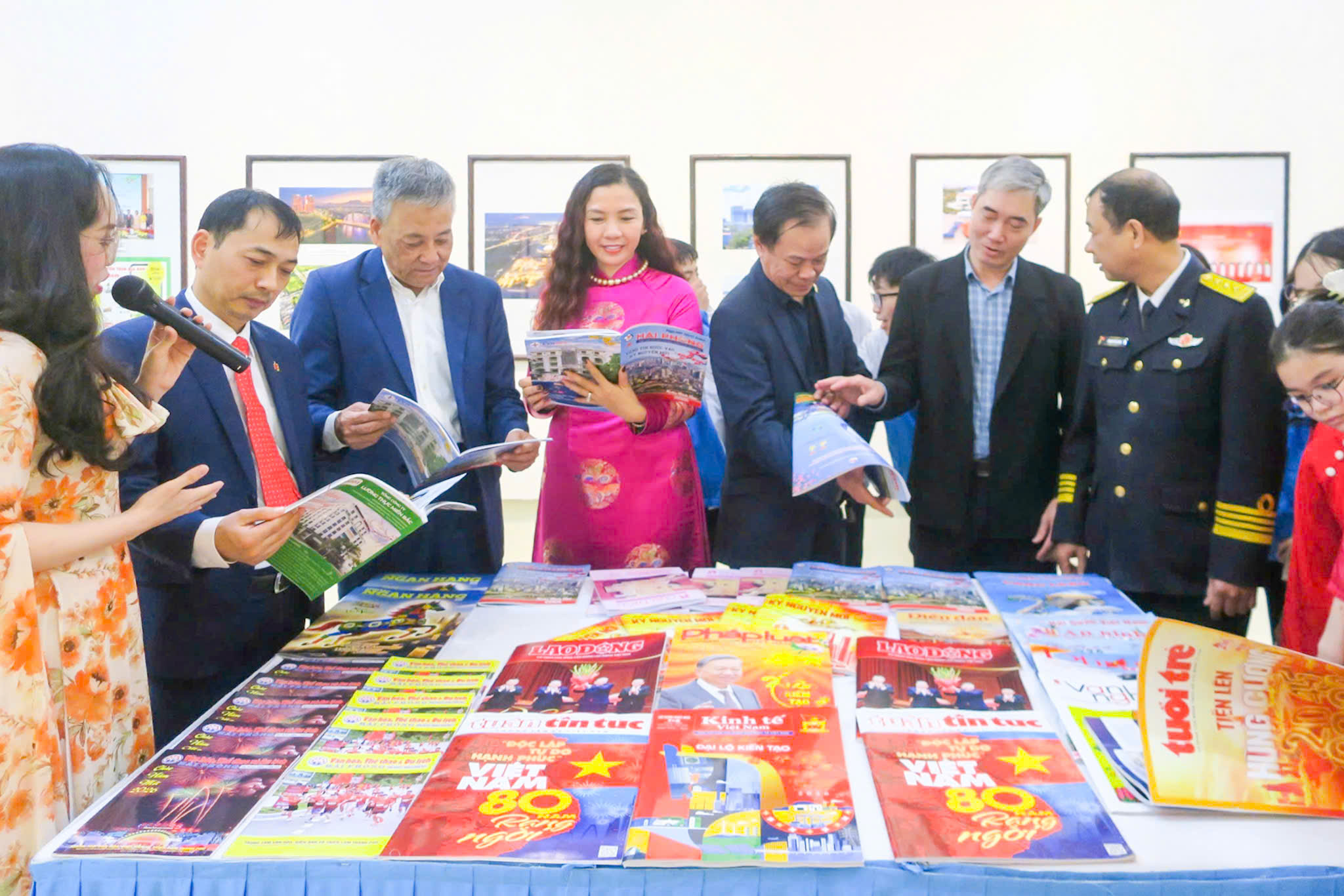 Hải Phòng: Khai mạc Triển lãm ảnh, báo chí với chủ đề “Xuân hội tụ - Khát vọng vươn xa”