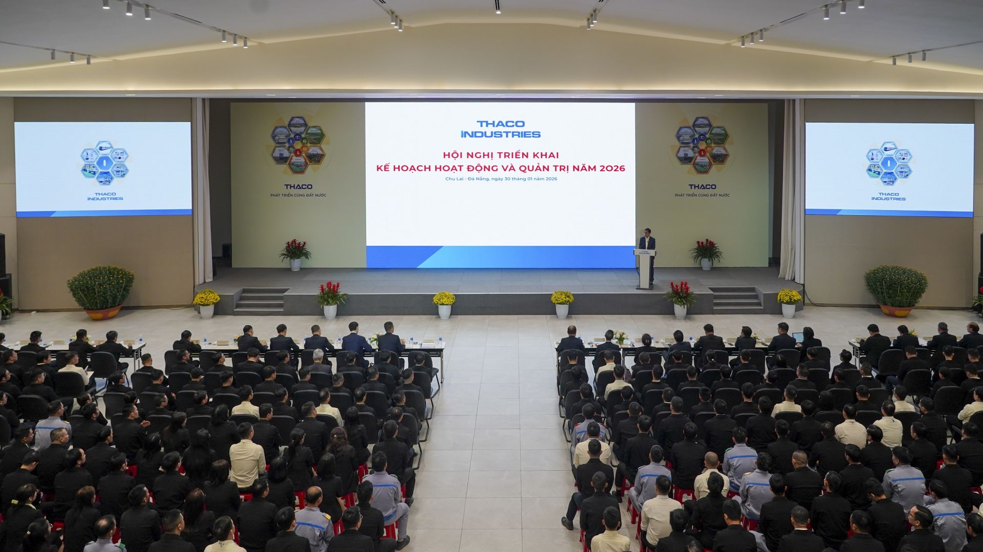 To&agrave;n cảnh Hội nghị triển khai kế hoạch hoạt động v&agrave; quản trị năm 2026 THACO INDUSTRIES